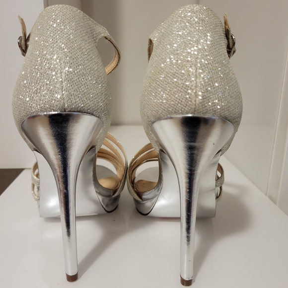 NEW WITH TAGS NINA SILVER HEELS SIZE 8M - Picture 2 of 4